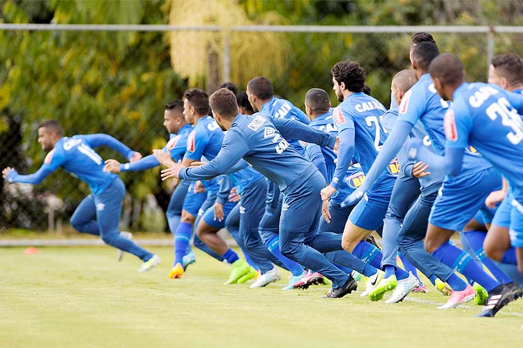 Cruzeiro tenta correr do momento turbulento: três derrotas nos últimos cinco jogos no Brasileiro