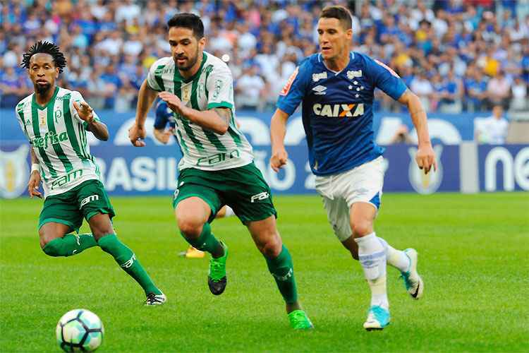Thiago Neves foi um dos destaques na vitória sobre o Palmeiras e abriu o placar com belo gol de cobertura