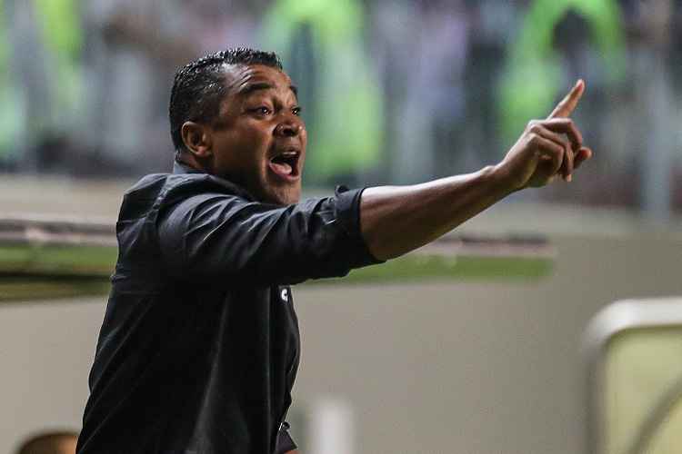 Técnico Roger Machado: "Claro que são oportunidades preciosas que não devemos desperdiçar"