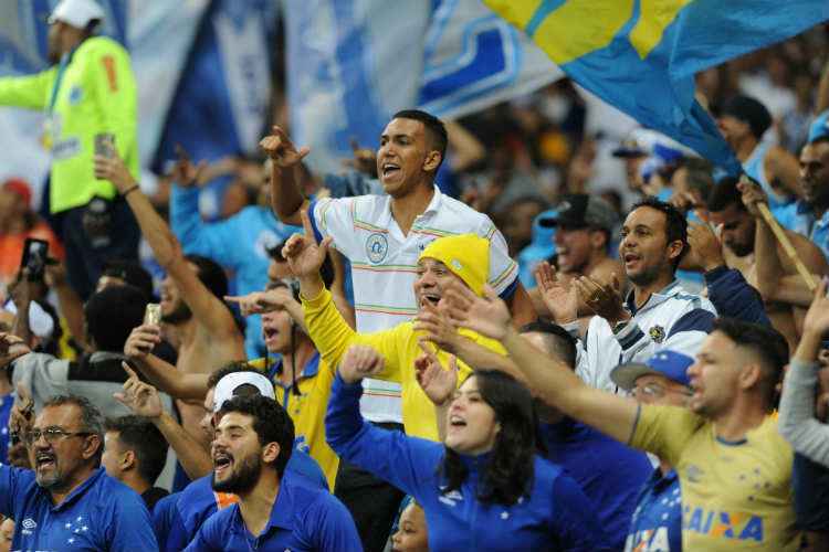 Venda de ingressos para os sócios de futebol do Cruzeiro para a partida contra o Flamengo já começou