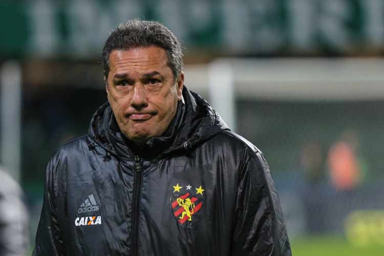 Em pouco mais de um mês, Luxemburgo tirou Sport da zona de rebaixamento e levou ao G6