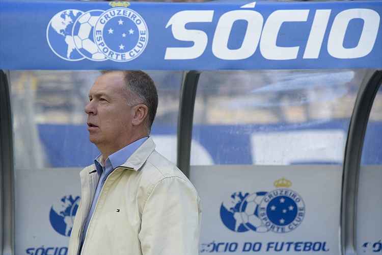 Mano Menezes quer que torcida do Cruzeiro compareça em bom número ao Mineirão no domingo