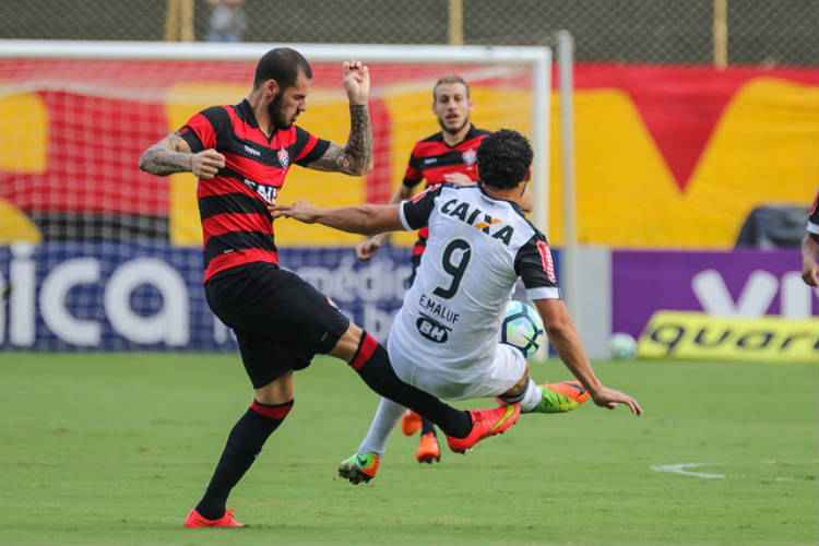 Atlético enfrentou o Vitória, em junho, e levou a pior por 2 a 0 para o lanterna naquela ocasião