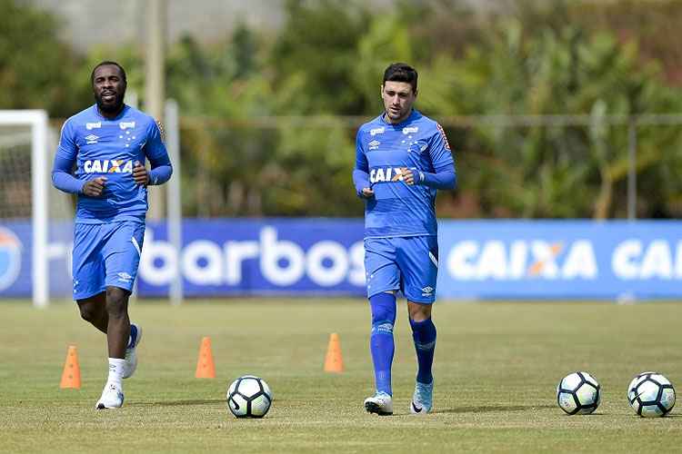 Arrascaeta se recuperou de lesão no joelho e já treinou com bola; Manoel está na preparação física