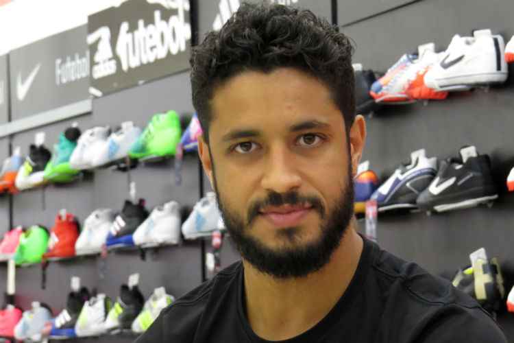 Capitão em alguns jogos da equipe, Leo garantiu tranquilidade ante críticas e superação como grupo