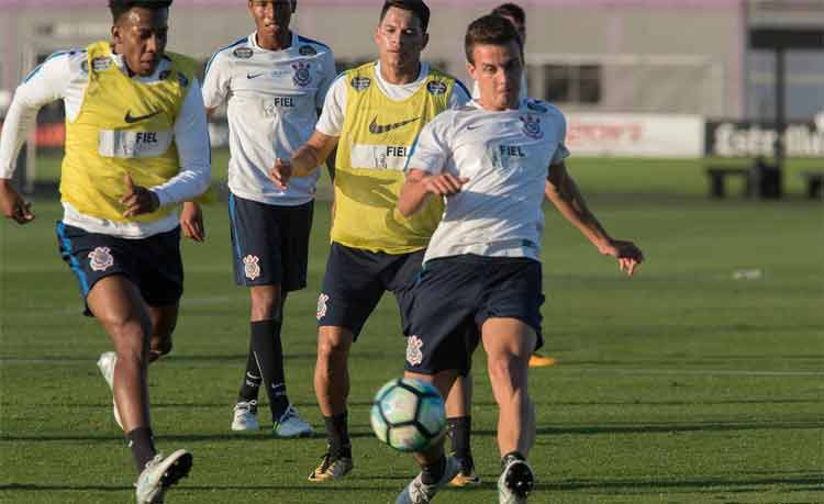 Fábio Carille terá que lidar com três baixas no jogo deste sábado: Pablo, Guilherme Arana e Rodriguinho
