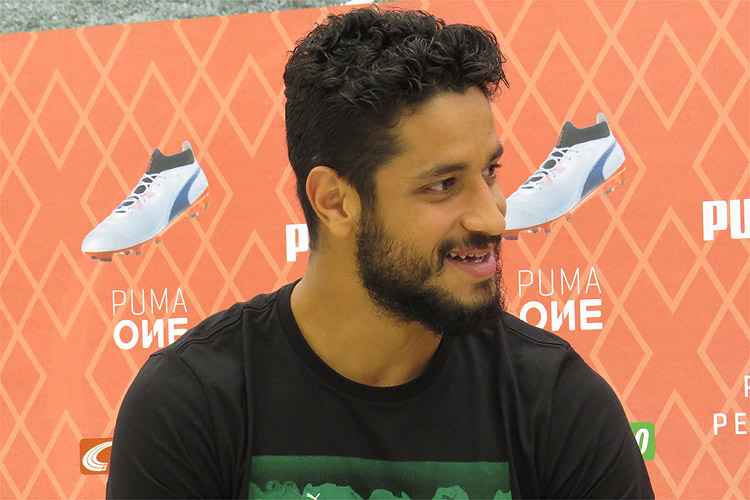 Leo participou do lançamento de uma chuteira, em um shopping na região Nordeste de Belo Horizonte