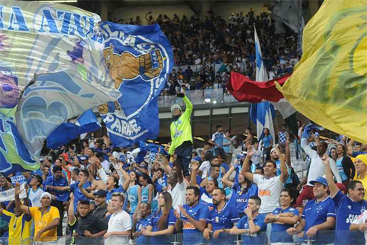 Torcida do Cruzeiro promete lotar Mineirão em duelo decisivo contra o Palmeiras, pela Copa do Brasil
