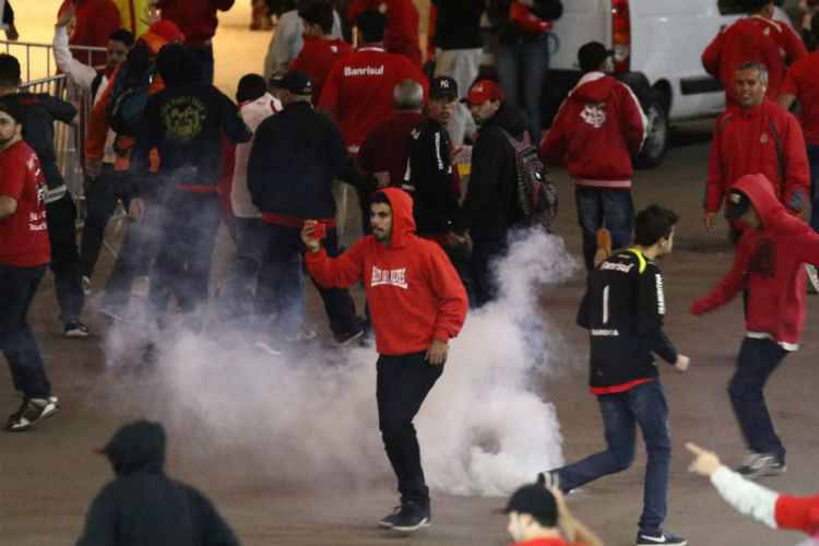Torcedores do Internacional se revoltaram após empate em 1 a 1  com o Criciúma