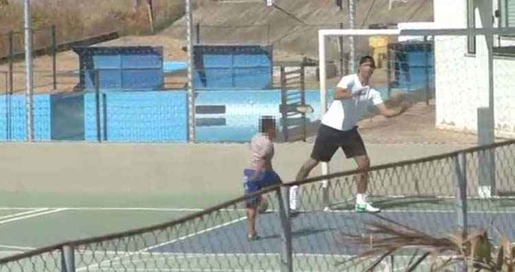 Goleiro deu aula para crianças na parte da manhã e a tarde (foto: Reprodução/TV Alterosa