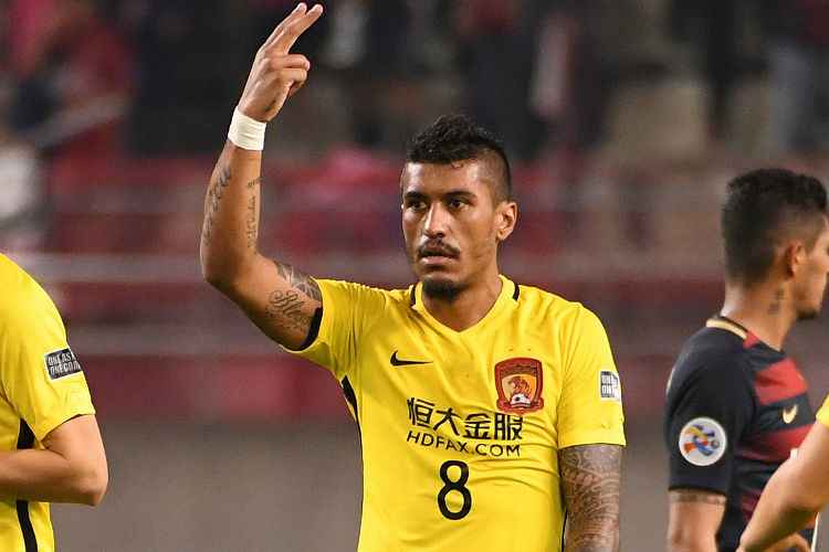 Após longa novela, Barcelona acerta contratação do volante brasileiro Paulinho