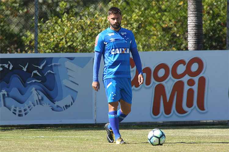 Mano Menezes terá que recuperar o futebol de Rafael Sobis para a partida contra o Grêmio, no Sul