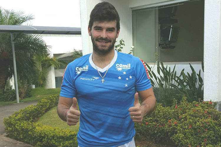 Cruzeiro tentou rescindir contrato com Latorre, que vai até 2019, mas jogador descartou hipótese