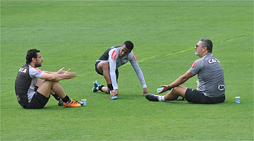 Fred e Robinho: hoje, reservas com Micale