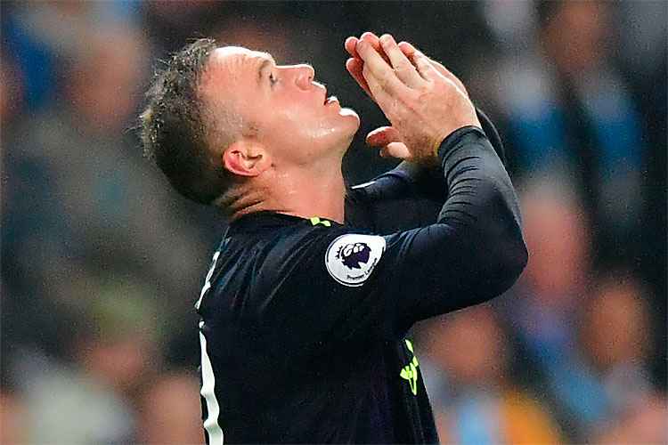Rooney marcou pela 200ª vez na Premier League, no empate diante do Manchester City