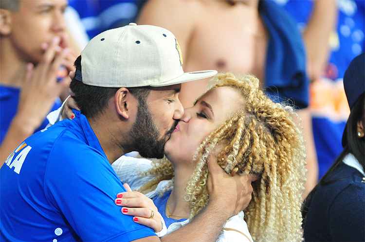Casal vai à loucura com classificação do Cruzeiro a mais uma decisão de Copa do Brasil