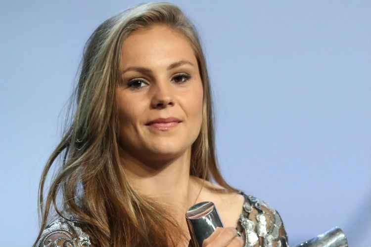 Meia-atacante de 24 anos conquistou prêmio após ser destaque em conquista na Eurocopa Feminina