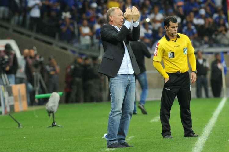 Técnico Mano Menezes disputará sua terceira final de Copa do Brasil na carreira