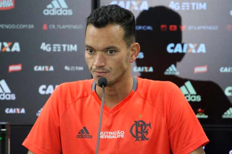 Réver vai continuar fazendo tratamento no departamento médico e não enfrenta o Atlético-PR