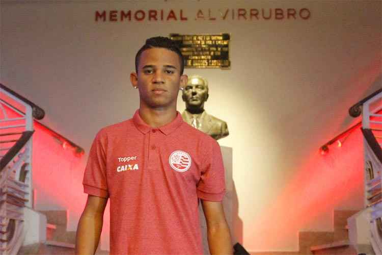 Atacante Erick gravou um vídeo que será publicado neste sábado, no site oficial do Náutico