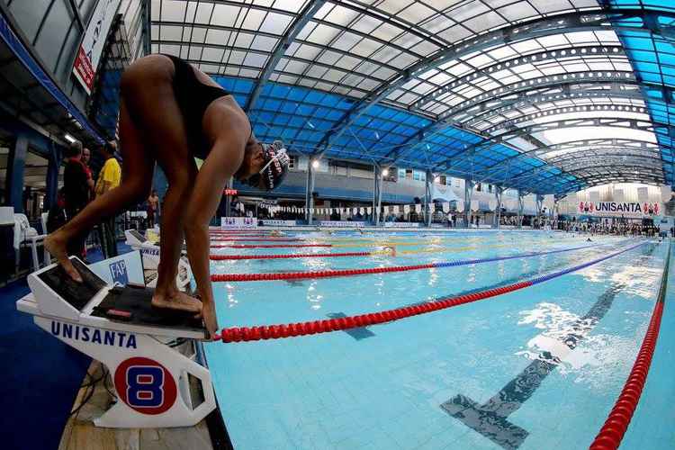 Nadadora pernambucana não esconde que grande objetivo é a Olimpíada de Tóquio, em 2020