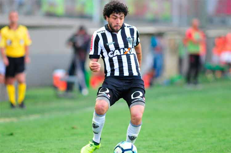 Luan começou a partida como titular, e depois deu lugar a Yago, no decorrer do jogo