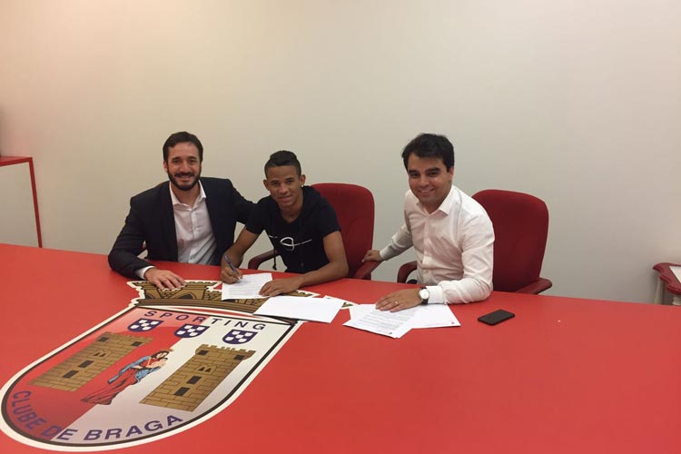 Após deixar o Náutico, Erick assina contrato de cinco temporadas para defender o Braga