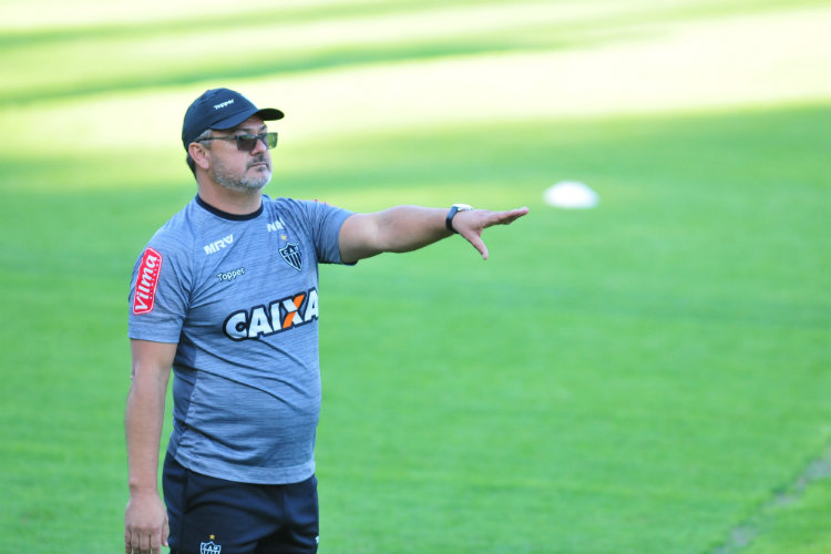 Pensamento de Rogério Micale se divide entre Primeira Liga e Campeonato Brasileiro