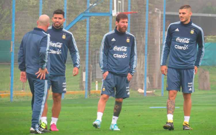 Jorge Sampaoli não confirmou o ataque da Argentina que enfrenta o time do Uruguai