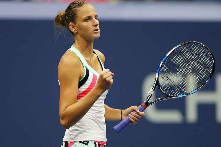 Partida de estreia de Pliskova foi concluída com teto retrátil da quadra do Arthur Ashe Stadium fechado