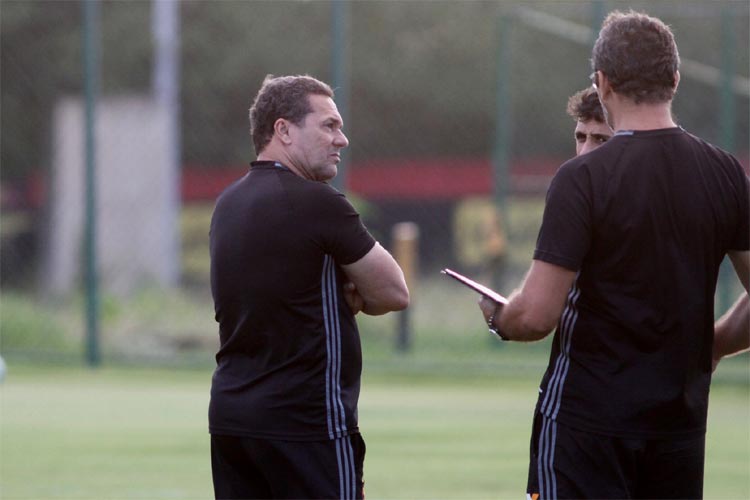 Vanderlei Luxemburgo: "Já falei qual é o meu projeto aqui. Quero estar entre as dez equipes"