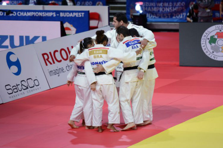 Equipe brasileira irá disputar a grande final contra o Japão