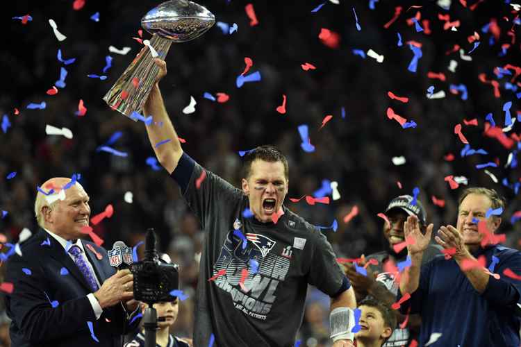 Patriots, do quarterback Tom Brady e do técnico Bill Belichick, são favoritos para repetir título
