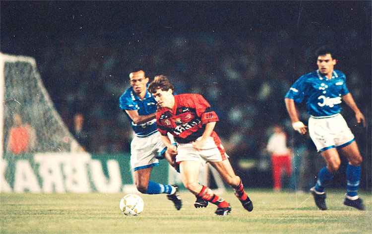 Semifinal da Copa do Brasil de 1996, no Mineirão, registrou o maior público do confronto