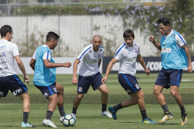 Carille conta com uma boa apresentação contra o Racing para resgatar confiança no Brasileiro