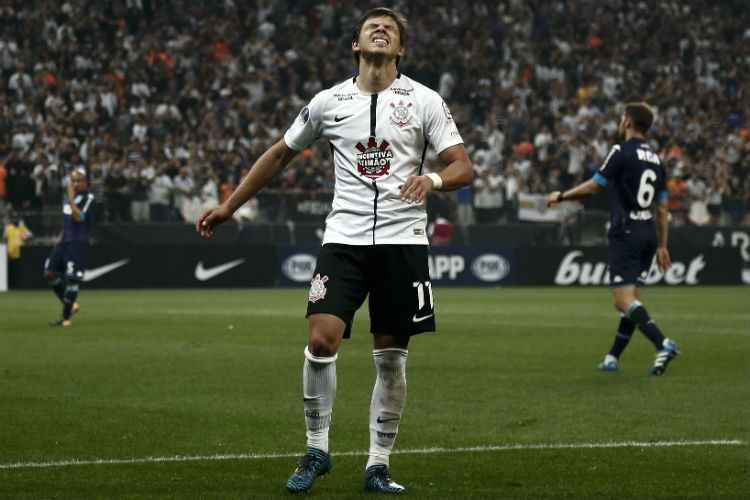 Corinthians saiu na frente, mas cedeu o empate ao Racing e terá que buscar a classificação na Argentina