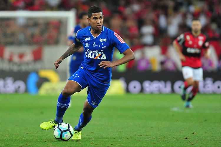 Raniel briga por uma vaga no ataque do Cruzeiro para a final da Copa do Brasil, no Mineirão