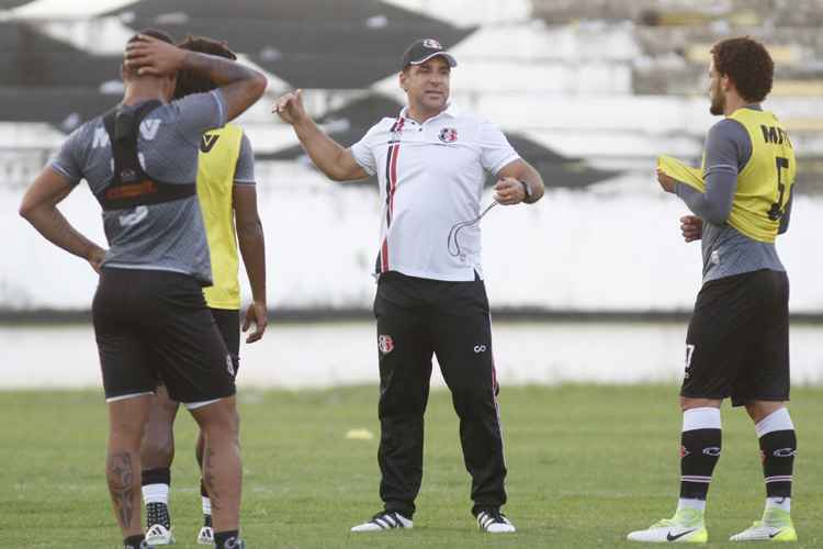 Martelotte acredita que sair da zona de rebaixamento trará um efeito emocional positivo para o grupo