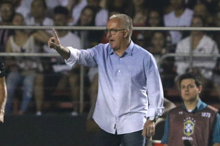 Dorival Junior reconheceu que as contas para fugir do rebaixamento preocupam
