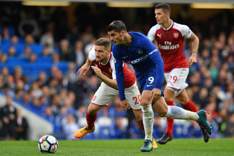 No meio de semana as equipes entram em campo pela Copa da Liga Inglesa