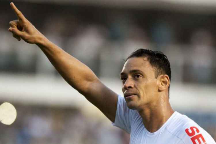 Ricardo Oliveira foi o autor do gol que garantiu a vitória santista no clássico