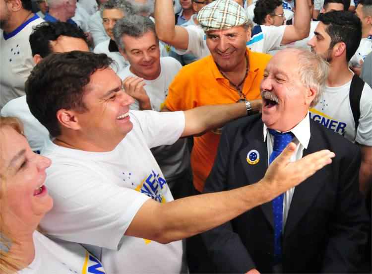 Itair Machado e Wagner Pires de Sá comemoram vitória na eleição para presidência do Cruzeiro