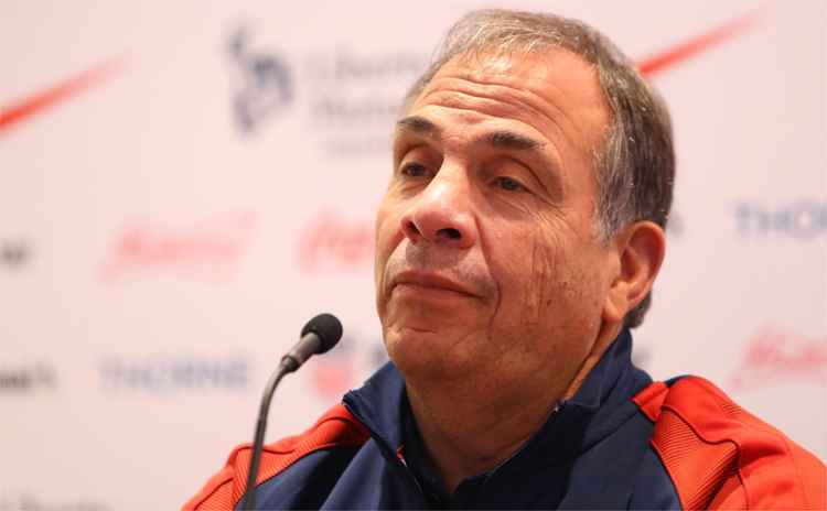Bruce Arena assumira a equipe norte-americana em novembro do ano passado