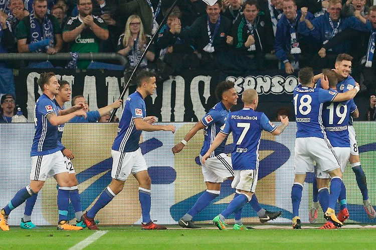 Schalke 04 confirma favoritismo em casa e se mantém na briga pelas primeiras posições na Alemanha