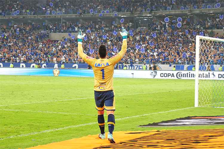 Em setembro, goleiro Fábio foi decisivo na conquista do pentacampeonato da Copa do Brasil
