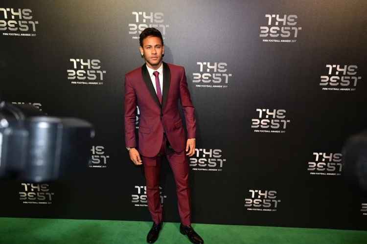 Neymar no estilo "Beirute" na premiação de melhor do mundo