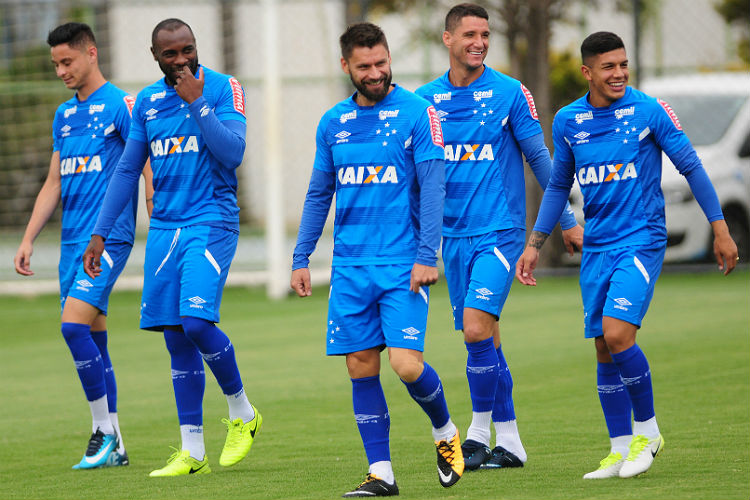 Rafael Sobis (centro) marcou quatro gols e deu uma assistência em 21 partidas que atuou no Brasileiro