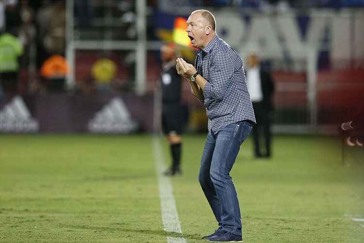 Mano Menezes não ficou satisfeito com a falta de produtividade do Cruzeiro nesta quarta-feira