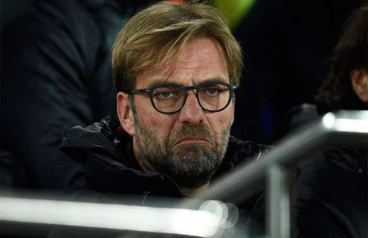 Segundo o site do Liverpool, Klopp se sentiu mal e foi ao hospital para a realização de alguns exames