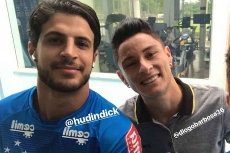 Em vídeo, Hudson desejou sorte a Diogo Barbosa com a camisa do Palmeiras